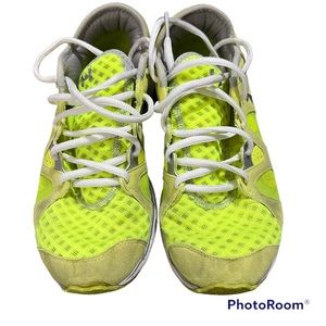 Under Armour running shoe size 8